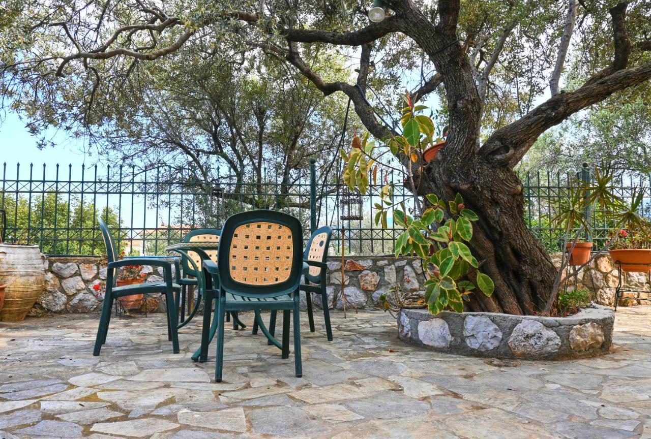 Pavlos' Cottage With Beach View Korfos Exterior photo